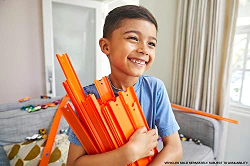 Hot Wheels Toy Car Straight Track Set with 37 Component Building Parts & 1:64 Scale Vehicle (Amazon Exclusive)