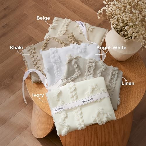 Bedsure Tufted Boho Comforter Set King Size - Beige Boho Bed Set, GentleSoft™ 3 Pieces Farmhouse Shabby Chic Embroidery Bedding, Gifts for Woman, Soft Jacquard King Comforter for All Seasons