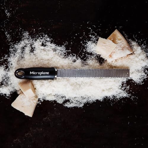 Microplane Premium Classic Series Zester 18/8, Black - Lemon Zester & Cheese Grater & Vegetable Grater - Citrus, Parmesan Cheese, Garlic, Ginger, Nutmeg, Chocolate - Stainless Steel Grater