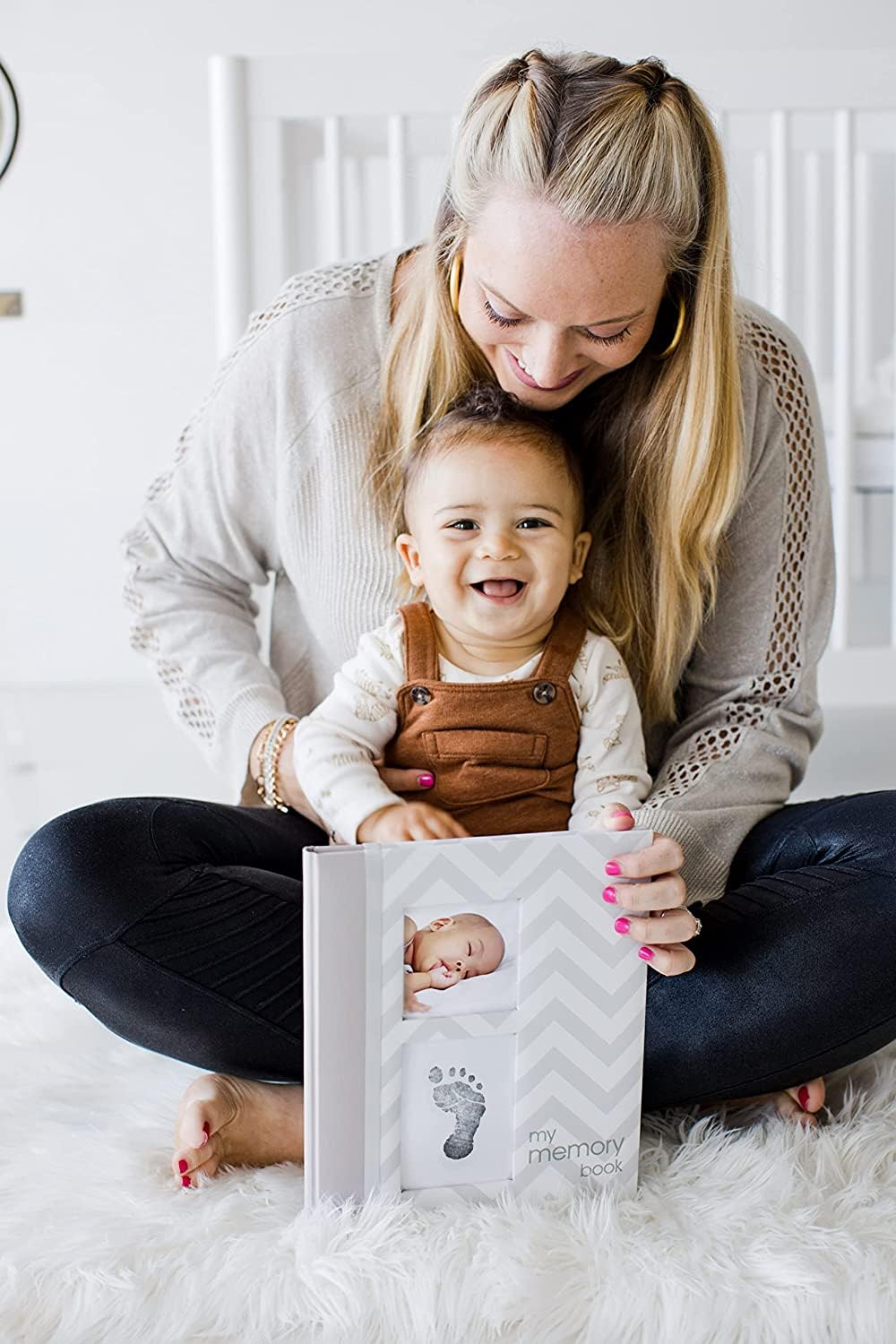Pearhead First 5 Years Chevron Baby Memory Book, Clean-Touch Safe Ink Pad for Baby’s Handprint or Footprint, Gender Neutral Milestone And Pregnancy Gray