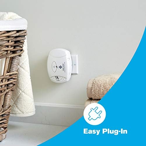 First Alert Carbon Monoxide Detector, Plug-In Alarm with Battery Backup, CO605, White, 1-Pack