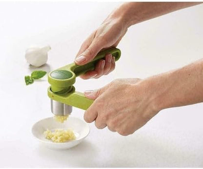 Joseph Joseph Helix Garlic Press Mincer Ergonomic Twist-Action Hand Juicer Stainless Steel, Green