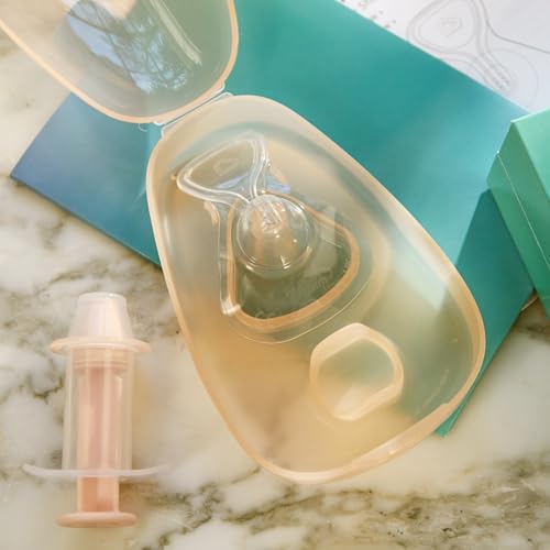 Munchkin® Flow Nipple Shield + with See-Thru Channel to Watch Milk Flow - Nurse Confidently and Meet Your Breastfeeding Goals - 20mm