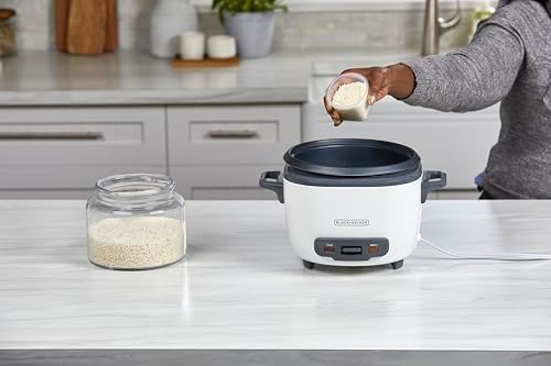 BLACK+DECKER 16-Cup Rice Cooker, 8-Cup Uncooked Rice, Steaming Basket, Removable Non-Stick Bowl, One Touch, Keep Warm