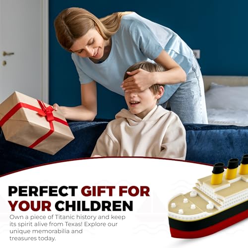 The Original 6 inch Floating Titanic Bath Toy from Tubtastic with free large Iceberg. Bath toy, Pool toy, RMS Titanic.