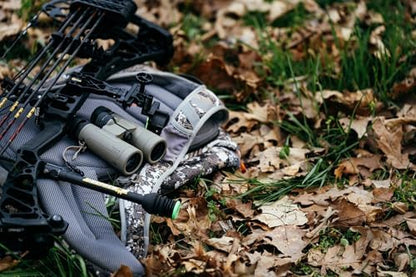 Bushnell R3 Binoculars with Vault Lite Bino Chest Harness, HD Optical System, Fully Multi-Coated Lenses, EXO Barrier, IPX7 Waterproof - Binoculars for Bird Watching and Wildlife Observation