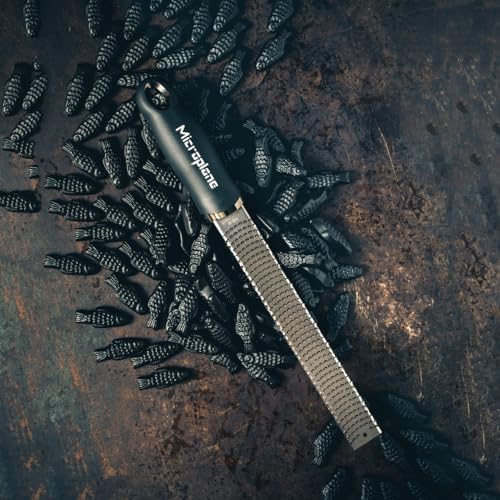 Microplane Premium Classic Series Zester 18/8, Black - Lemon Zester & Cheese Grater & Vegetable Grater - Citrus, Parmesan Cheese, Garlic, Ginger, Nutmeg, Chocolate - Stainless Steel Grater