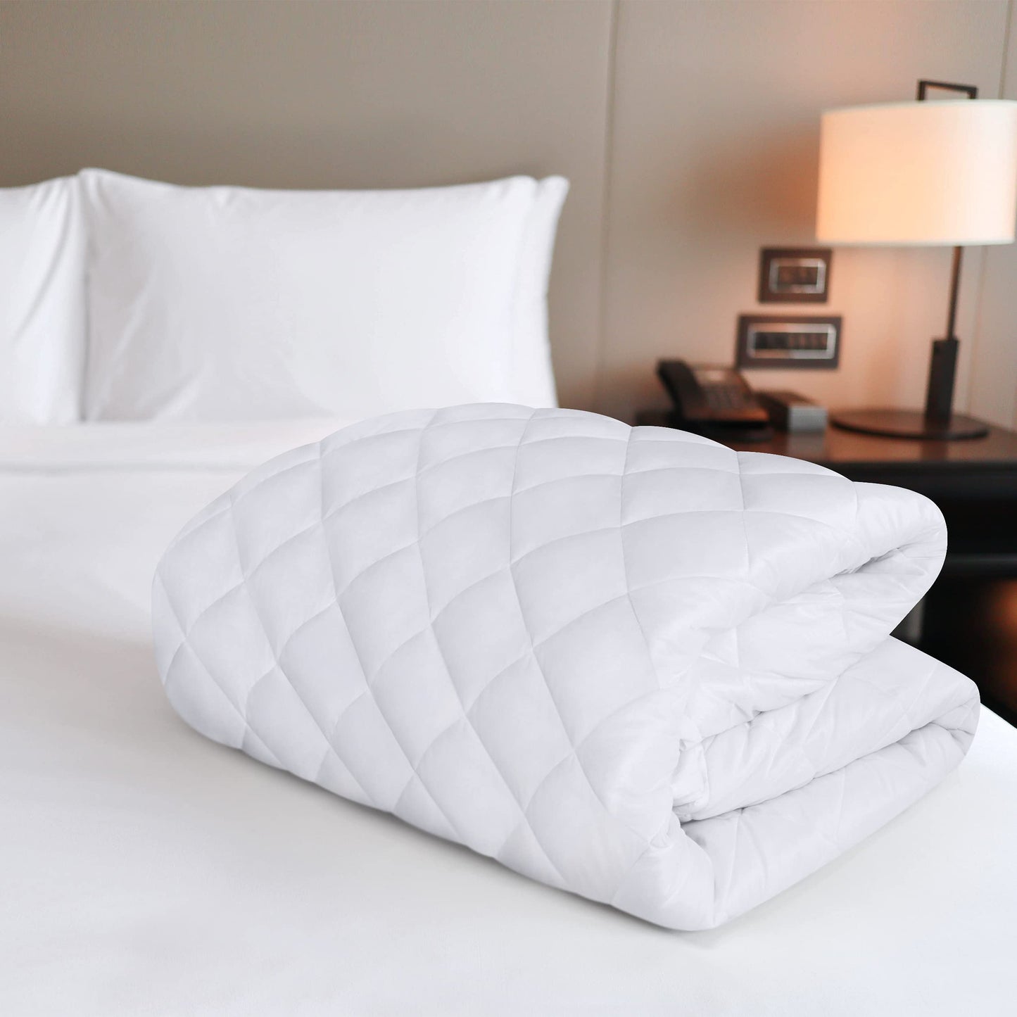 Utopia Bedding Quilted Fitted Mattress Pad, California King Size, Elastic Fitted Mattress Topper Protector and Cover Stretches up to 16 Inches Deep, Machine Washable (White)
