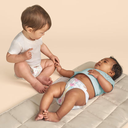 The Honest Company Clean Conscious Diapers for Delicate Skin | Up to 100% Leakproof | Hypoallergenic, Fragrance Free | Girl Prints | Club Box, Size Newborn, 72 Count (Prints May Vary)