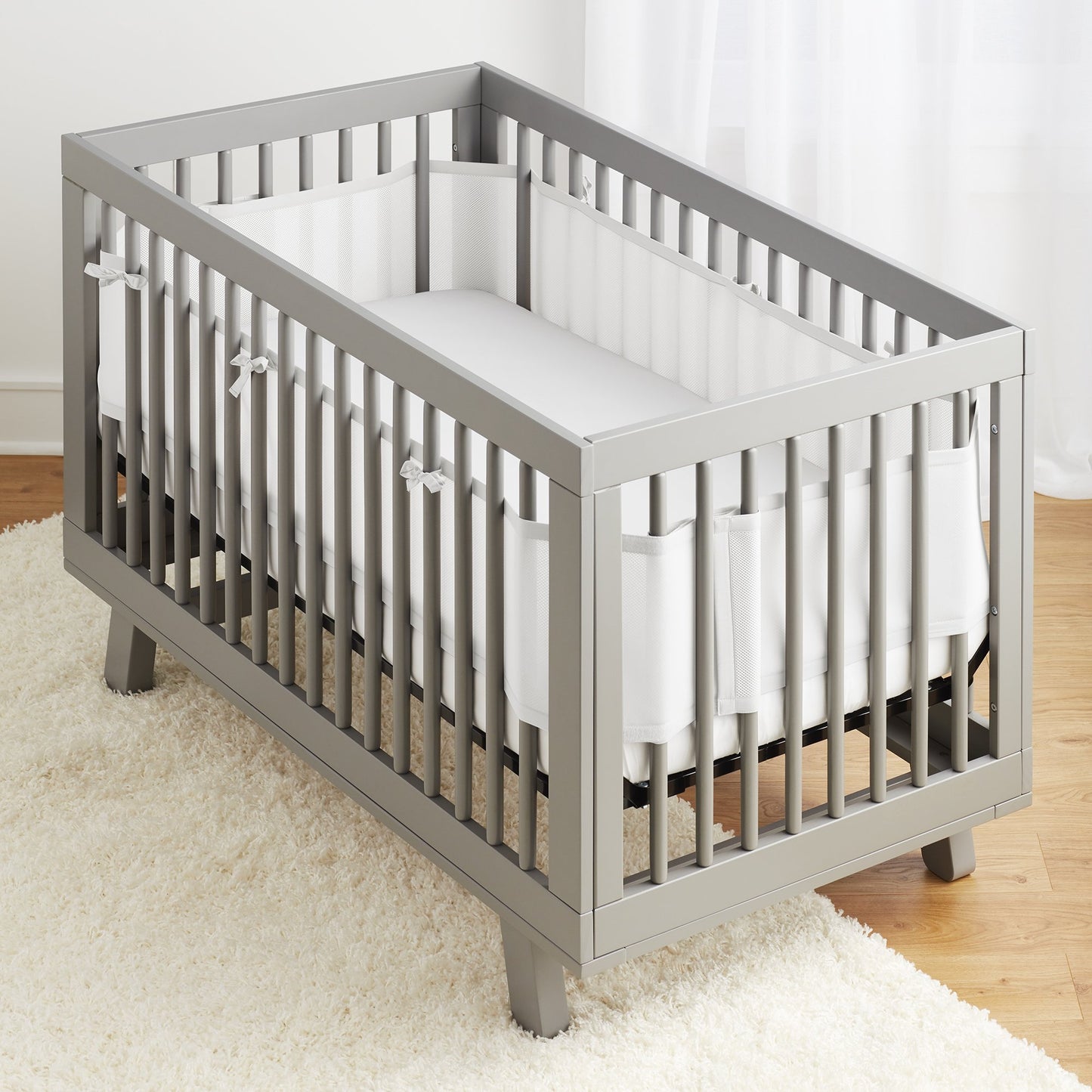 BreathableBaby Breathable Mesh Liner for Full-Size Cribs, Classic 3mm Mesh, White (Size 4FS Covers 3 or 4 Sides)